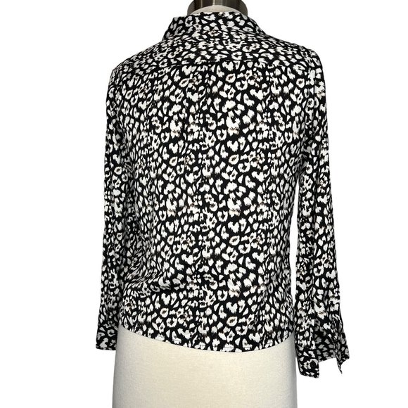 Banana Republic blouse petite XS Leopard black white long sleeve V-neck button f - Picture 14 of 14